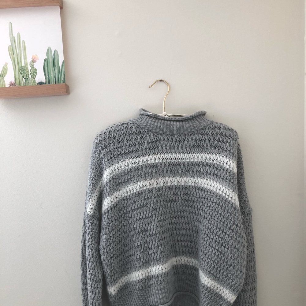 Miss Selfridge Grey White Crop Sweater